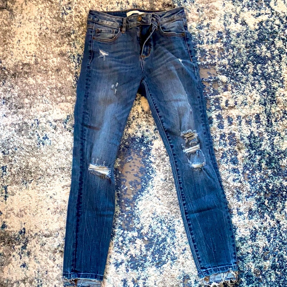 HIDDEN Distressed Skinny Jeans Size 27 mid-rise
